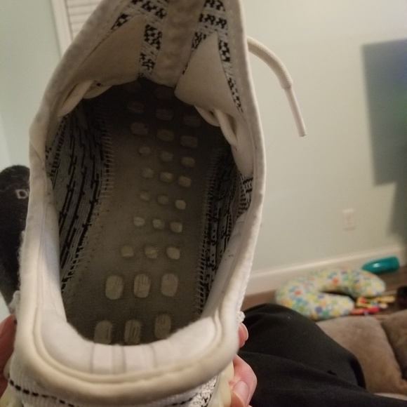 Yeezy Boost 350 V2 Zebra - Picture 6 of 6